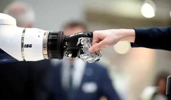 آینده هوش مصنوعی در جهان چیست و چگونه خواهد شد